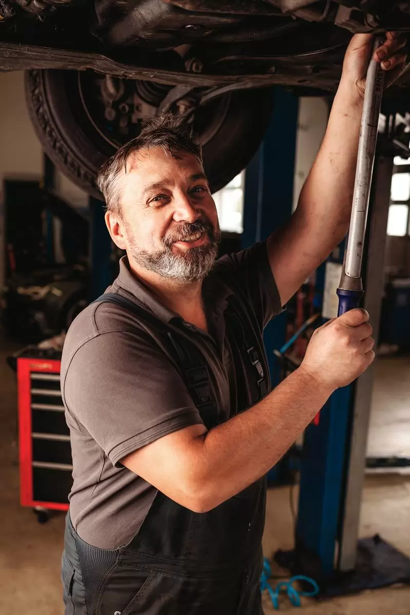 Ladislav, senior automechanik